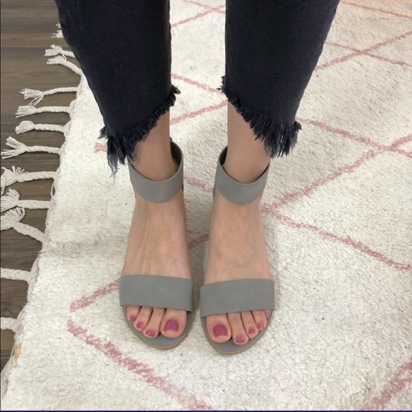 ✨ Final Price- Grey tassel sandals - Picture 3 of 4